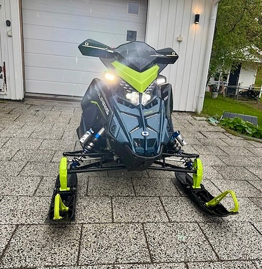 Polaris Assault 850 2 of 3