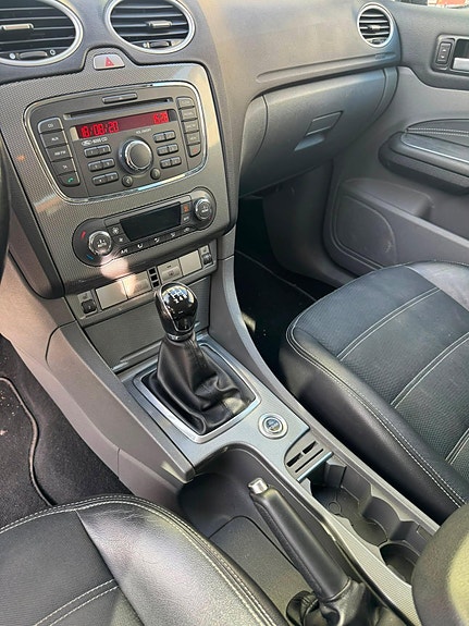Ford Focus 3 of 6
