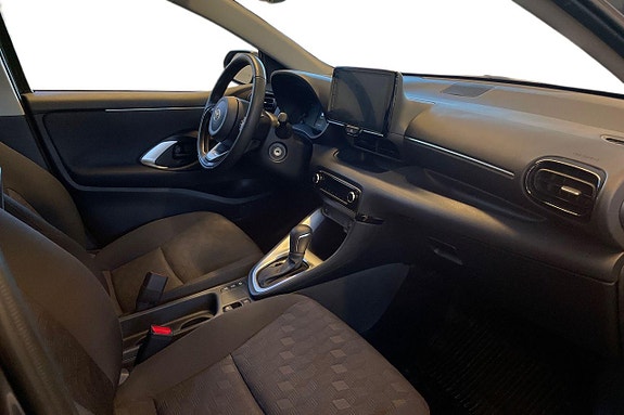 Toyota Yaris 8 of 21
