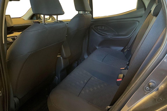 Toyota Yaris 11 of 21