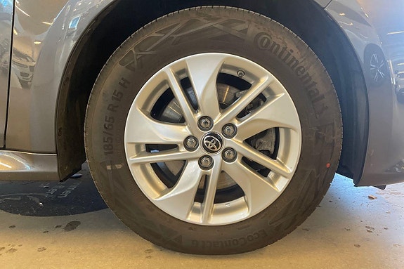 Toyota Yaris 17 of 21