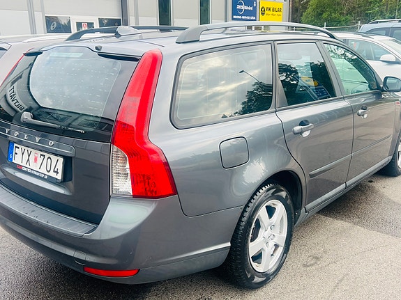 Volvo V50 2 of 6