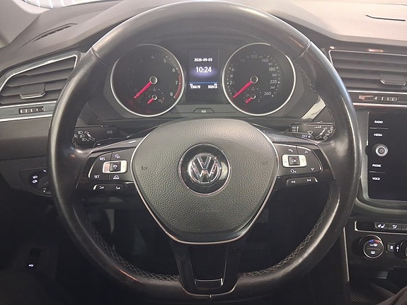 Volkswagen Tiguan 8 of 19