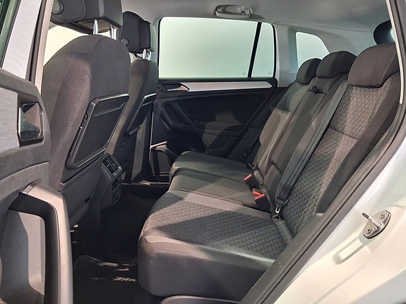 Volkswagen Tiguan 13 of 19