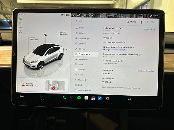 Tesla Model Y 22 of 24