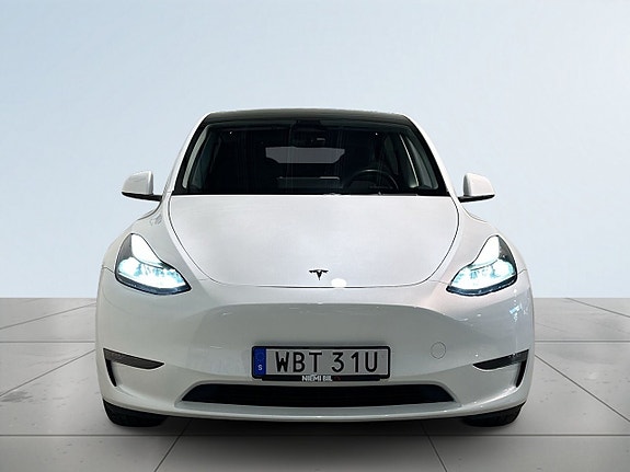 Tesla Model Y 2 of 24