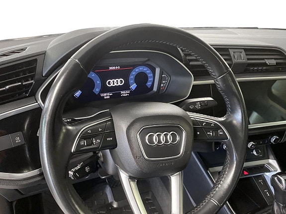 Audi Q3 9 of 12