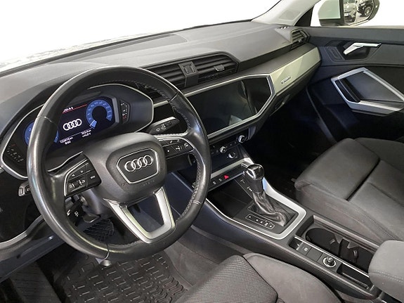 Audi Q3 6 of 12
