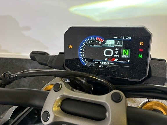 Suzuki GSX-S1000 Ex demo 7 of 8