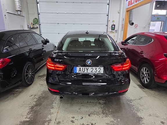 BMW 318d 7 of 19