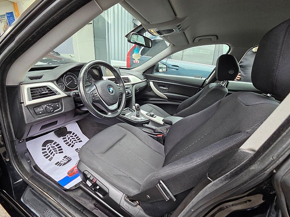BMW 318d 11 of 19