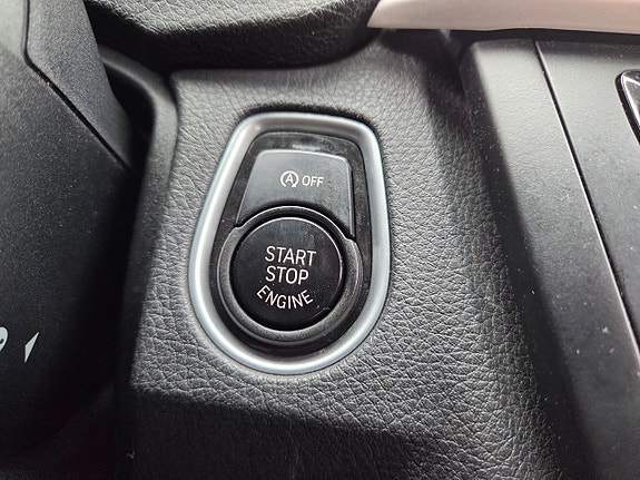 BMW 318d 14 of 19