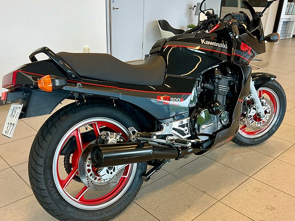 Kawasaki ZX900A, GPZ900 3 of 10