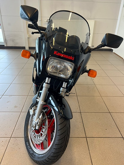 Kawasaki ZX900A, GPZ900 4 of 10