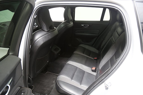 Volvo V60 28 of 30