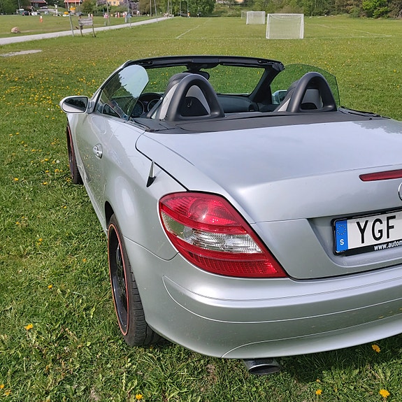 Mercedes-Benz SLK200 3 of 7