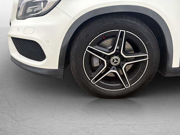 Mercedes-Benz GLA220 d 28 of 30