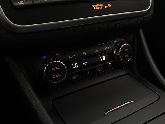 Mercedes-Benz GLA220 d 23 of 30
