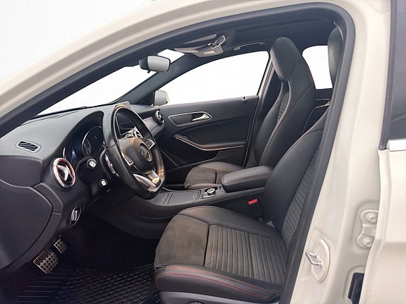 Mercedes-Benz GLA220 d 11 of 30