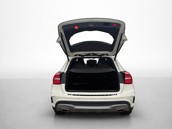 Mercedes-Benz GLA220 d 8 of 30