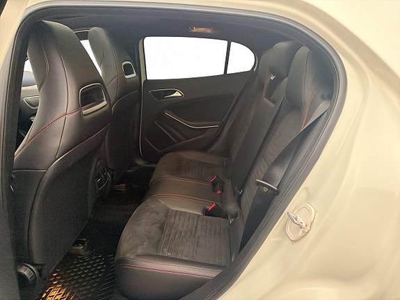 Mercedes-Benz GLA220 d 16 of 30
