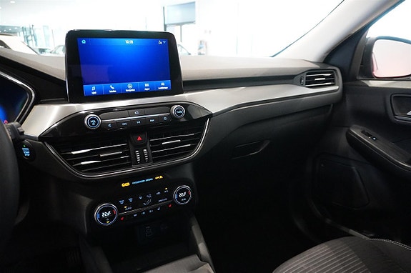 Ford Kuga 7 of 12