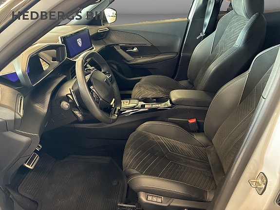 Peugeot 2008 7 of 17