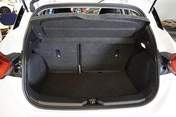 Nissan Micra 10 of 18