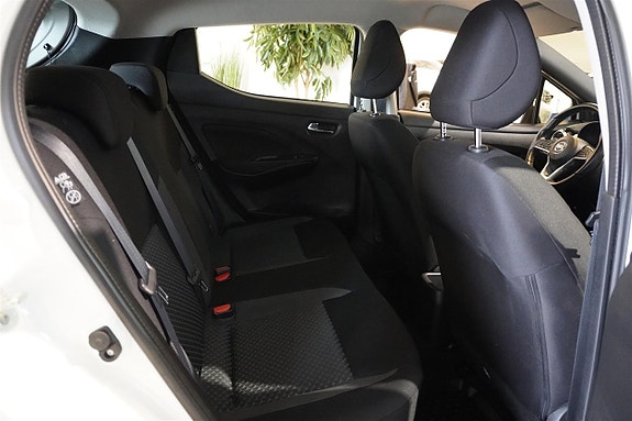 Nissan Micra 8 of 18