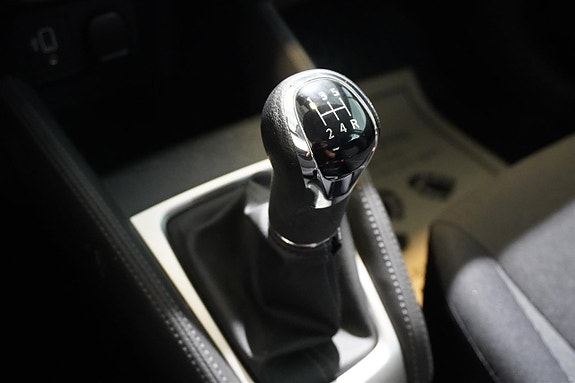 Nissan Micra 16 of 18