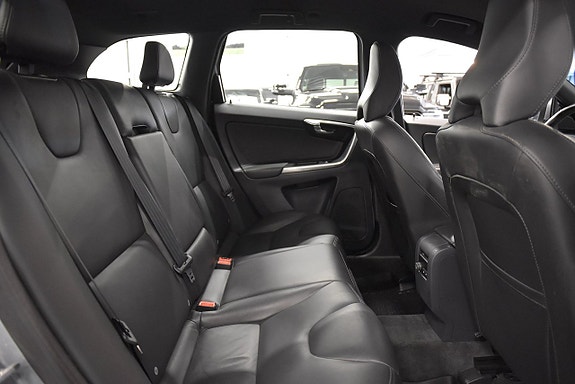 Volvo XC60 13 of 21