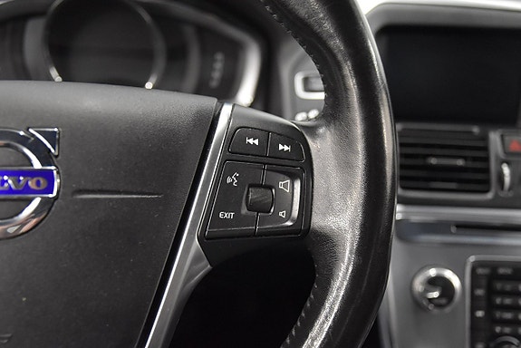 Volvo XC60 11 of 21