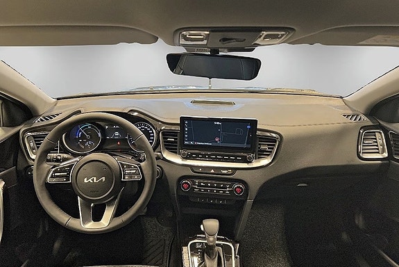 Kia Ceed 2 of 2