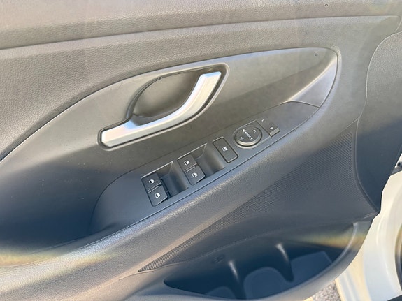 Hyundai i30 18 of 27