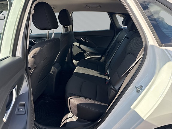 Hyundai i30 7 of 27