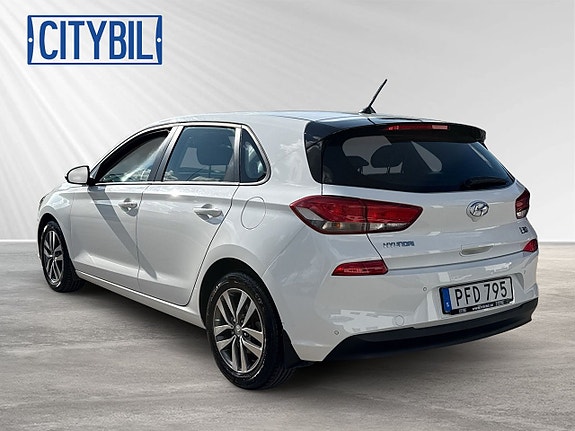 Hyundai i30 3 of 27
