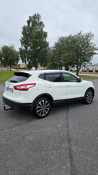 Nissan Qashqai 2 of 8