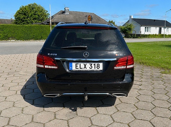 Mercedes-Benz E220 4 of 14