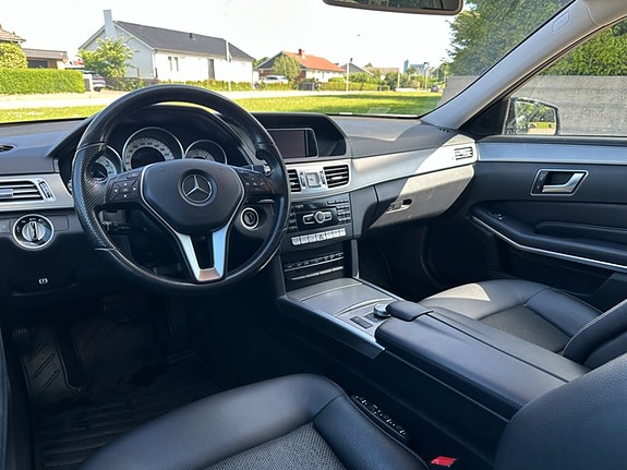 Mercedes-Benz E220 7 of 14