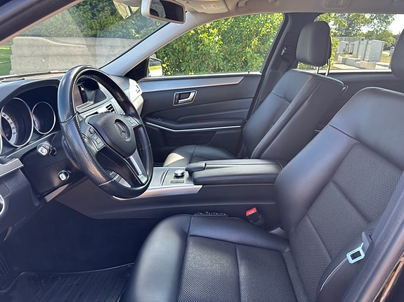 Mercedes-Benz E220 12 of 14
