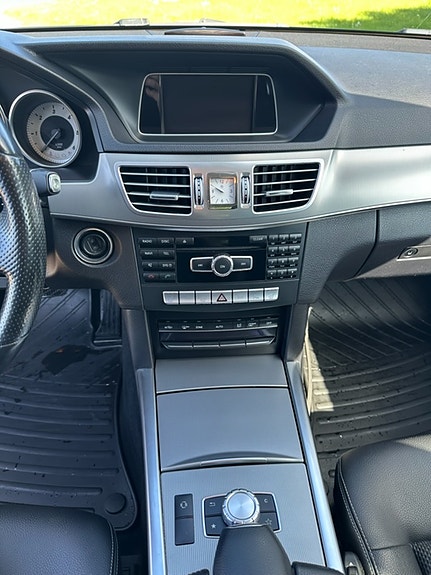 Mercedes-Benz E220 10 of 14