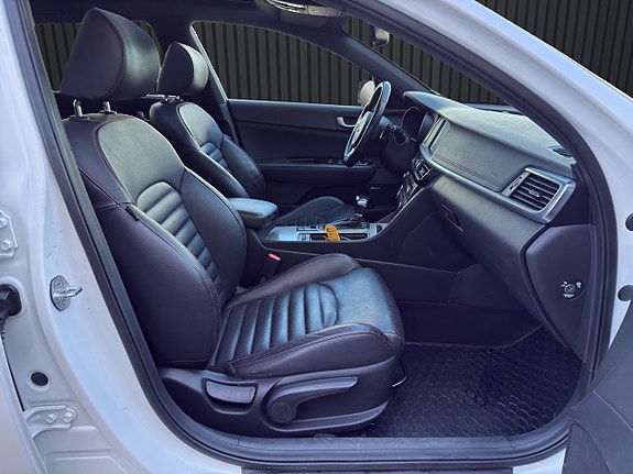 Kia Optima 12 of 24