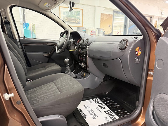 Dacia Duster 16 of 30