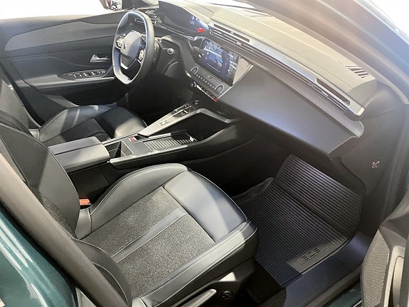 Peugeot 308 SW 11 of 15