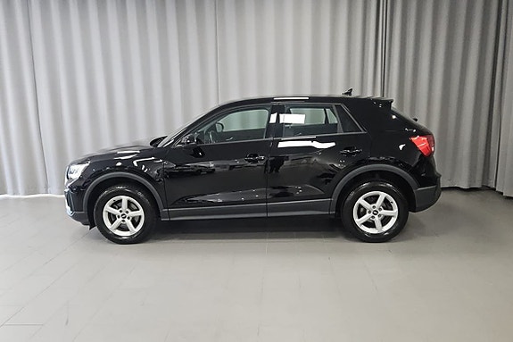 Audi Q2 2 of 9