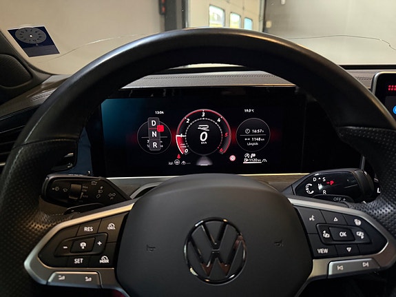 Volkswagen Passat 12 of 14