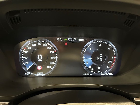 Volvo XC60 11 of 20