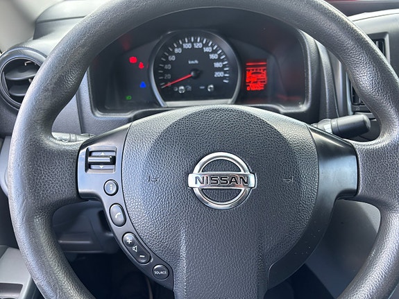 Nissan NV200 9 of 13