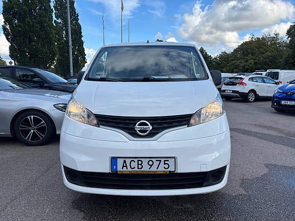 Nissan NV200 6 of 13