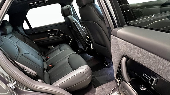 Land Rover Range Rover Sport 5 of 14